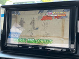 停車中にテレビや映像コンテンツを楽しめます。同乗者の方も快適に過ごせる空間を提供します。移動時間を有効活用できます。