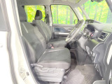 運転席シート廻りは使用感も少なく、良好な状態となっています。丁寧に使われていたことがよくわかりますね。