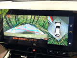 【パノラミックビューモニター】専用のカメラにより、上から見下ろしたような視点で360度クルマの周囲を確認することができます☆死角部分も確認しやすく、狭い場所での切り返しや駐車もスムーズに行えます。