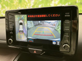駐車時の安全性を高めるバックモニター。狭い場所でも、周囲の状況を把握しやすく、スムーズな駐車をサポートします。運転に自信がない方にもおすすめです。