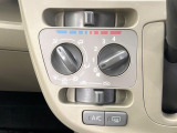 寒い冬も暑い夏も全席に快適な空調を届けてくれる、ダイヤル式エアコンを装備♪
