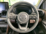 インテリアに合わせたデザインのステアリングは、運転される方のことも考え、運転しやすい形状、大きさです。是非一度、実際に触ってお確かめください。