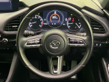 【純正革巻きステアリング】上質な革を使用することで、手にしっかり馴染みとても運転しやすいハンドルです♪