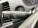 雨天時でもクリアな視界を確保できるワイパーレバー。速度調整やウォッシャー液噴射など、様々な操作を簡単に行えます。