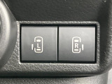 【両側パワースライドドア】スマートキーや運転席のスイッチで後席両側スライドドアの開閉が可能♪電動だから力を入れてドアを開ける必要が無く、小さなお子様でも簡単に開け閉めでき快適です♪