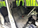 運転席シート廻りは使用感も少なく、良好な状態となっています。丁寧に使われていたことがよくわかりますね。