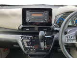 運転席側、助手席フロントシートヒーター付いてます。