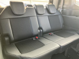 3列目シートも広々としており、快適な居住性を確保。大人でもゆったりと座れます。荷物を積むこともでき、実用性も高いのが魅力です。