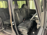 乗降がしやすい運転席。高さが調節できて小柄な方でも運転しやすいポジションをとることができます。
