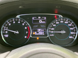 視認性の高いメーター類で、運転に必要な情報を的確に把握。運転状況を常に把握し、安全運転をサポートします。デザインも洗練されています。