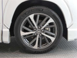 R5年式夏タイヤ225/50R18ミシュラン製です。