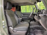 運転席シート廻りは使用感も少なく、良好な状態となっています。丁寧に使われていたことがよくわかりますね。