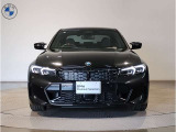 BMW代表的な特徴のキドニーグリル。BMWのすべてのモデルに採用され、BMWらしさを強調しております。