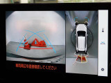 バックガイドモニターを装備しています、車庫入れもラクラクです。パノラミックビューモニターを搭載しています、上からの画像も表示されます。