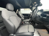 ◆LIBERALAは、輸入車選びの新たなスタイルを提案するインポート・セレクト・ブランドです。オーナー様となる方がクルマから直接感じる感性を第一にした、最良の一台との出会いをコーディネートいたします。