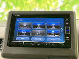 お気に入りの音楽やラジオを快適に楽しめるオーディオ画面。CD、FM/AM、iPod、SDカードなど、様々なメディアに対応しています。車内での時間も充実させましょう。
