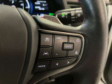 ミリ波レーダーとカメラを組み合わせたLEXUS Safety System。長距離の高速走行が快適になる、全車速追従型のレーダークルーズコントロールに対応しています。
