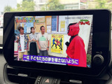 停車中にテレビや動画を楽しめる機能が搭載されています。休憩時間や待ち時間に、エンターテイメントを満喫できます。様々なコンテンツで過ごせる一台です。