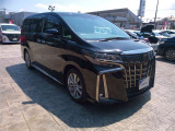 広々とした車内空間に優れた燃費性能。更にデザインも上質で人気のお車です!