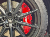 【ブレンボ製キャリパー】ハイパワー車両には強力なブレーキが必須!世界のスーパーカーにも採用されるイタリアの高級メーカー「ブレンボ」を装着!色鮮やかなキャリパーがスポーティな印象を引き立てます♪