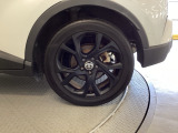 アルミホイールです。足元が引き立つので、車全体のイメージがアップしますよ!