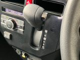 当店は仕上げ業者と提携して、車両の仕上げを行っております。磨き、ルームクリーニング、ヘッドライト磨き、を一貫して行っております。
