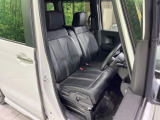 運転席シート廻りは使用感も少なく、良好な状態となっています。丁寧に使われていたことがよくわかりますね。