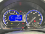 視認性の高いメーター類は、運転に必要な情報を的確に伝えます。運転状況を一目で把握でき、安全運転をサポート。シンプルで分かりやすい。