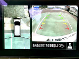 アラウンドビューモニター。上空から見下ろしている様な映像を映し出し車庫入れもスイスイ!