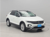 LEDマトリックスヘッドライト「IQ.LIGHT」を搭載。フロントカメラで対向車や先行車を検知し、LEDを個別に点灯・消灯の制御をすることで、配光を可能にした最新のヘッドライトシステムです。