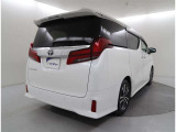 買ってからも安心!トヨタ認定中古車には1年間走行距離無制限の「ロングラン保証」がついています。年式は問わず、全国約5,000ヶ所のトヨタのお店で保証修理を受けることができます。