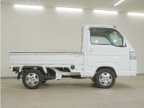 前後のタイヤの距離が近いショートホイールベースで、狭いカーブや駐車・Uターンがやりやすくなっております。