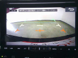バックモニター付き。 車両後方の映像が画面に表示されるので、車庫入れが苦手な人も安心です。ただし、目視確認もお忘れなくお願いいたします。