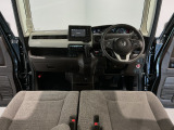 【前方視界】開放的な前方視界!運転がしやすく疲れにくいです♪窓が大きく、見通しがとっても良いおクルマですよ♪