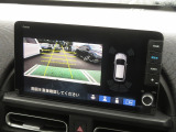ギヤをRに入れるとナビの画面に後ろの映像が映るリヤカメラ付!後退時の安全確認やコンディションの悪い視界でもカラーバックモニターがドライバーをサポート☆☆☆