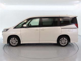両側パワースライドドア付きだから、狭い駐車スペースなどでの 乗り降りラクラク!小さなお子さまのいるご家庭には嬉しい装備。