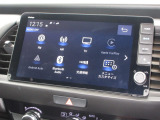 ナビゲーションは純正9インチメモリーナビ(LXM-242ZFNi)を装着しております。AM、FM、Bluetooth、フルセグTVがご使用いただけます。初めて訪れた場所でも安心ですね!