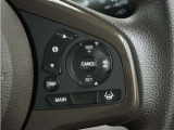 ◆アダプティブクルーズコントロール◆予め設定した車速内でクルマが自動的に加減速。前走車との適切な車間距離を維持しながら追従走行します。【LKAS】車線維持支援システムでステアリング操作を支援。