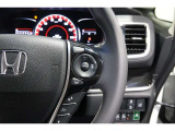 Hondaセンシングの機能のひとつ、アダプティブクルーズコントロール付!アクセルから足を離しても設定したスピードと前車との車間を保ち走行してくれます!車線維持もアシスト☆高速道路で疲労軽減ですね☆