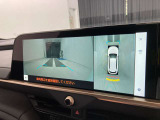 フロントカメラは運転席よりも前の視界を確保することで事前に危険を予知し、事故や衝突を防ぎます。