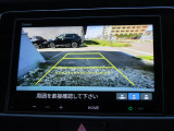 リアワイドカメラシステム!従来の視野に加えて、後方側方を約180&deg;まで見えるワイドビューと、後方を真上から見たような視野で駐車時などに便利なトップダウンビューの3つの視野があります!