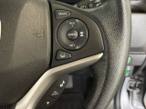 【ACC〈アダプティブ・クルーズ・コントロール〉】アクセルペダルを踏まずに設定した車速を保つクルーズコントロールに、前走車を検知する機能を追加。車速と車間を適切に制御することを支援します。