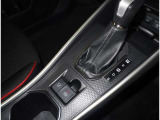 電動パーキングシステムですので、ブレーキホールド機能もついています。