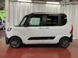 【スマートアシスト搭載車】 衝突回避支援ブレーキ機能(対車両・歩行者)、衝突警報機能(対車両・対歩行者)、誤発信抑制制御機能などの機能で安全な運転をサポートします。