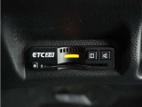 ◆ETC2.0◆進化したドライブ体験。料金収受システムだけだったETCが生まれ変わって、高速道路を賢く使うETC2.0に進化しました。多彩な情報サービスが便利で快適なドライブ体験を提供します。