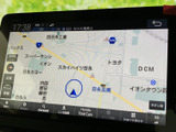 高精細な地図データで、目的地までのルートをスムーズに検索。渋滞情報もリアルタイムで確認でき、効率的な移動に役立ちます。