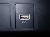 USBつなげられます♪充電などお役にたちますよ!!