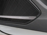 Bang&Olufsenサラウンドシステム『デンマークが世界に誇る高品質サラウンドシステム。クリアでダイナミック。そして臨場感溢れる上質なサラウンドサウンドをドライブ中にご体感いただけます。』