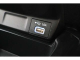 USBオーディオ用ソケットがついていますので携帯電話などを接続すれば音楽等の再生が可能です!