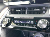 左右独立温度コントロールフルオートエアコンです。運転席、助手席それぞれで独立して温度設定ができます。冷え性の方が乗っても安心ですね♪